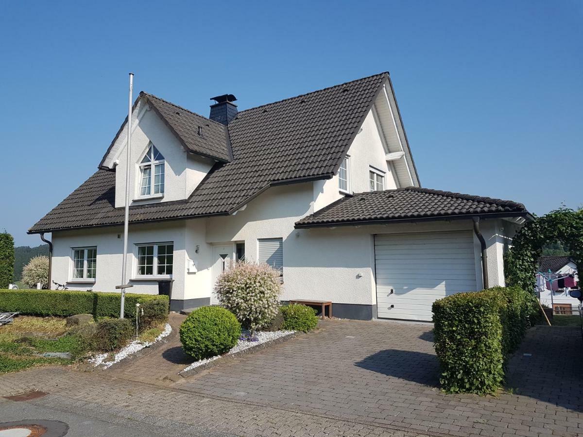 Ferienwohnung Quirinus Eslohe Bagian luar foto